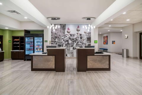 La Quinta Inn & Suites by Wyndham Mobile Hotel in Mobile