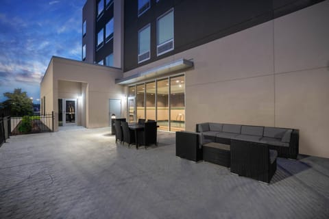 La Quinta Inn & Suites by Wyndham West Memphis Hotel in Marion