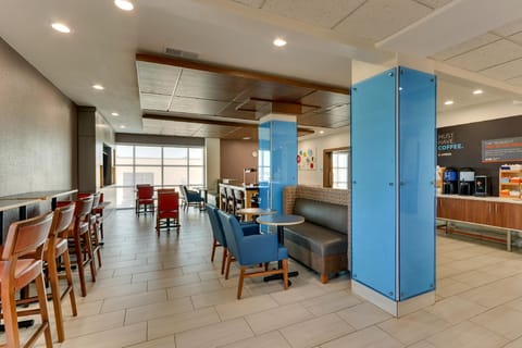 Holiday Inn Express Lake Worth NW Loop 820 By IHG Hotel in Lake Worth