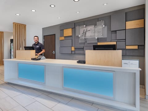 Holiday Inn Express And Suites Ruskin By IHG Hotel in Sun City Center