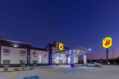 Super 8 by Wyndham Kingwood Houston North Hotel in Kingwood