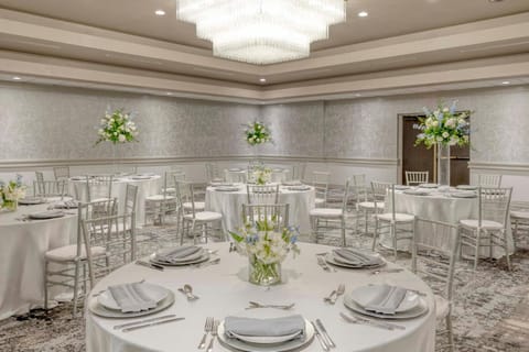 Crowne Plaza Indianapolis-Airport By IHG Hotel in Indianapolis