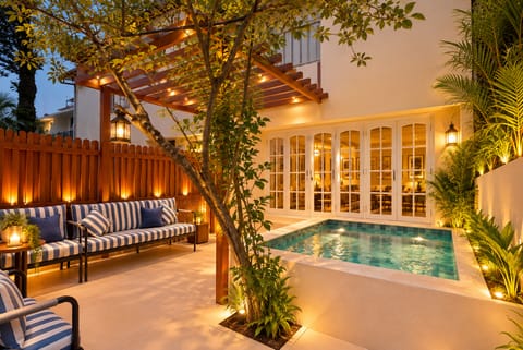 Private pool