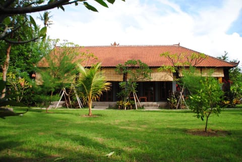 Tiara Homestay Pemuteran Bali Apartment hotel in Bali