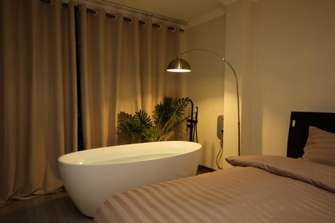 Open air bath