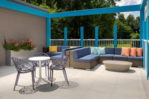 Tru by Hilton Charleston Ashley Phosphate Hotel in Goose Creek