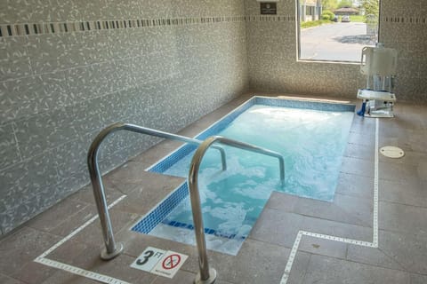 Clarion Pointe Racine - Mount Pleasant Hotel in Racine