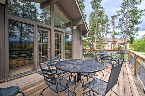 Sprawling Fraser Cabin w/ Private Hot Tub & Deck! House in Fraser