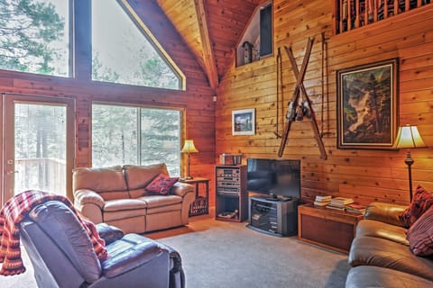 Hot Tub, Deck & Trail Access: Shaver Lake Cabin House in Shaver Lake