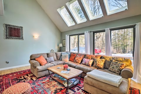 Peaceful Goshen Cottage w/ Screened Porch & Views! Cottage in Goshen