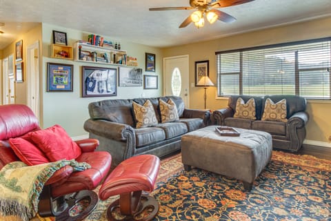 TroutFest: Anglers’ Retreat on White River w/ Deck House in Arkansas