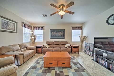 2 Mi to Goodyear Ballpark! Home w/ Poolside Oasis House in Goodyear