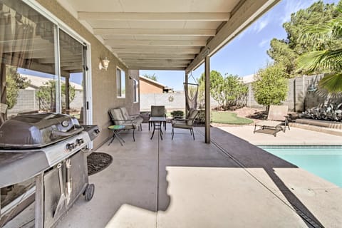 2 Mi to Goodyear Ballpark! Home w/ Poolside Oasis House in Goodyear