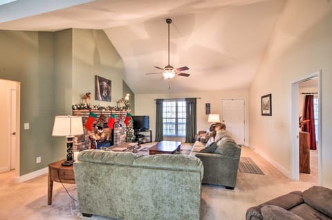 Blairsville Home w/ Deck & Stunning Mountain Views House in Union County