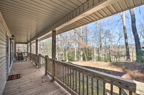 Blairsville Home w/ Deck & Stunning Mountain Views House in Union County
