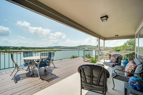 The South Shore of Lake Travis: Spicewood Condo Apartment in Briarcliff