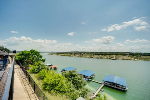 The South Shore of Lake Travis: Spicewood Condo Apartment in Briarcliff