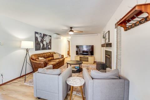 Private Black Hills Home w/ Corral: Horses Welcome House in West Custer Township