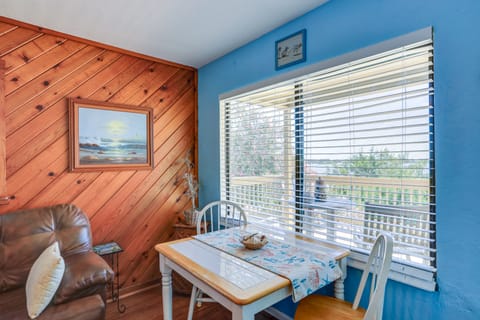 Waterfront Duplex w/ Dock & Views: Near Town! Apartment in Cedar Key