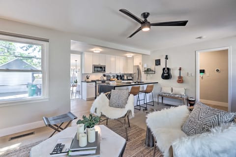 Hot Tub, Fire Pit: Midtown Reno Oasis! House in Reno