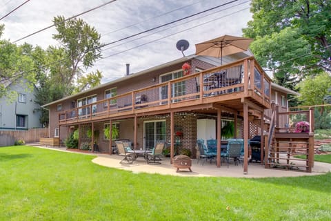 Modern Creekside Home: 9 Mi to Downtown Denver House in Lakewood