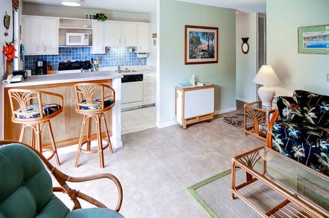 Oceanview Kailua-Kona Condo with Private Balcony! Apartment in Holualoa