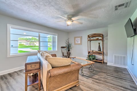 Contemporary Gem w/ Sun Room in Beverly Hills! House in Beverly Hills