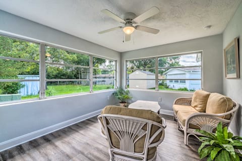 Contemporary Gem w/ Sun Room in Beverly Hills! House in Beverly Hills