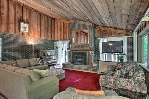 Pool & Dock! Clarks Hill Lake Home Near Augusta House in Clarks Hill Lake