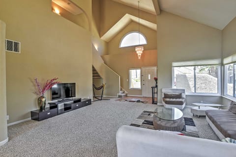 Waterfront Discovery Bay Home: Outdoor Bar & Dock House in Discovery Bay