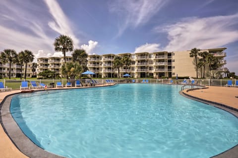 St Augustine Beach Condo w/ Patio & Pool Access! Apartment in Butler Beach
