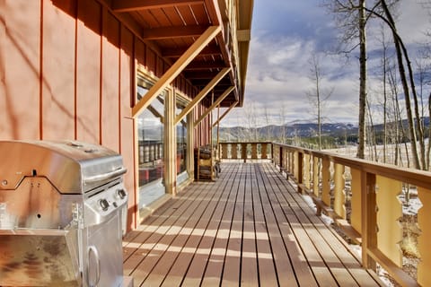 2 Mi to Slopes: Mtn-View Breckenridge Getaway! House in Breckenridge