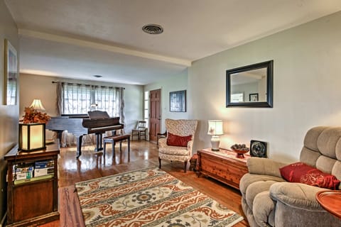 Historic Lakefront Gem ~ 6 Mi to Bok Tower Gardens House in Lake Wales