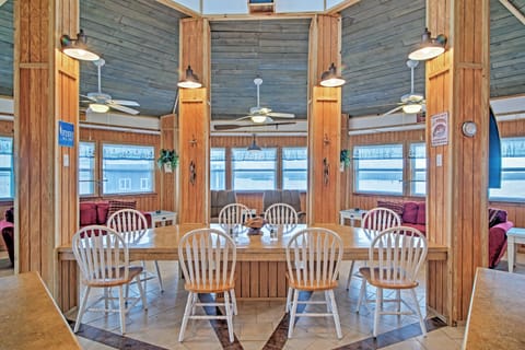 'Little Blue Crab' Quaint Slidell Home: Near Lakes Cottage in New Orleans