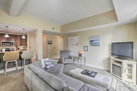 Grand Haven Condo w/ Patio < 1 Mi to Downtown Apartment in Grand Haven