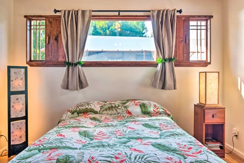 Cozy Volcano Studio w/ Phenomenal Rainforest Views Apartment in Fern Forest