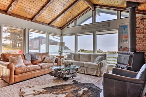 Irish Beach Cottage w/ Beach Access & Ocean Views House in Mendocino County
