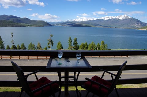 Mtn-View Condo w/ Hot Tub Access in Dillon! Apartment in Dillon