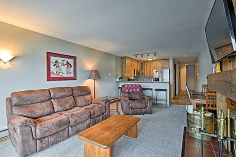 Mtn-View Condo w/ Hot Tub Access in Dillon! Apartment in Dillon
