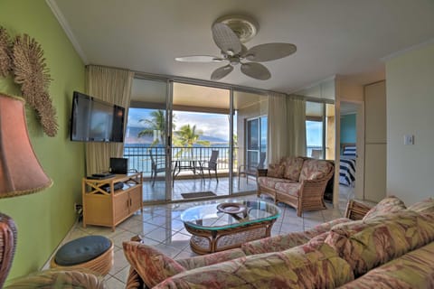 Beachfront Kihei Sanctuary w/ Lanai & Ocean Views! Apartment in Kihei