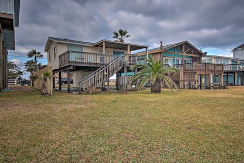Galveston Beach House w/ Private Deck & Gulf Views House in Hitchcock