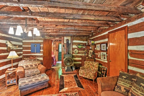 Private Getaway on 270 Acres w/ Lake: Swim & Canoe House in Ozark Mountains