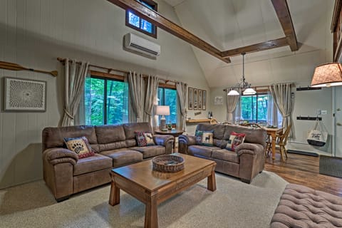 Pocono Lake House Near Skiing & Kalahari Resort! House in Coolbaugh Township