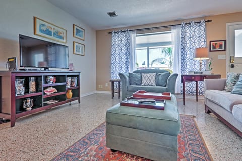 Dog-Friendly Ormond Beach Bungalow w/ Patio! House in Daytona Beach