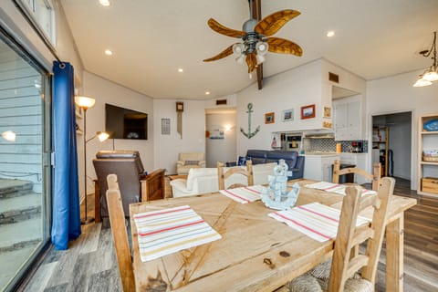 Rustic Lake Buchanan Hideaway w/ Game Room & Grill House in Lake Buchanan