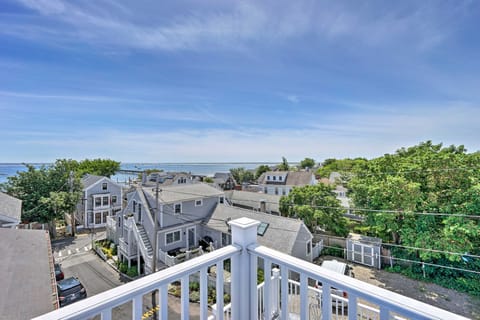 Walk to Commercial St! 'Captain's Quarters' Apt Apartment in Provincetown