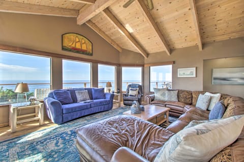 Spectacular Ocean View Retreat w/ Hot Tub House in Mendocino County