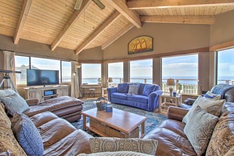 Spectacular Ocean View Retreat w/ Hot Tub House in Mendocino County