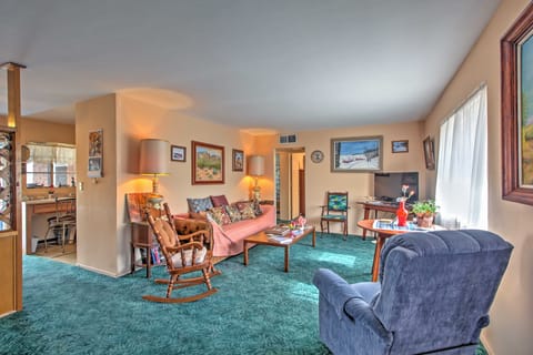 Catalina Mtn Views, BBQ Ready: Cozy Tucson House House in Tucson