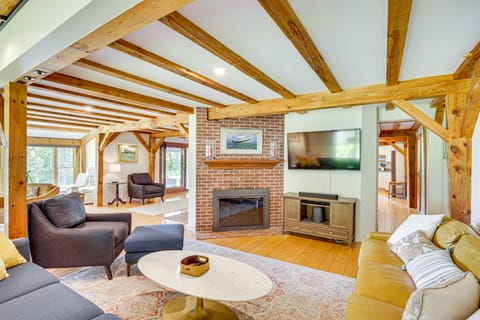 Spacious Kennebunkport Home w/ View, 2 Mi to Beach House in Goose Rocks Beach